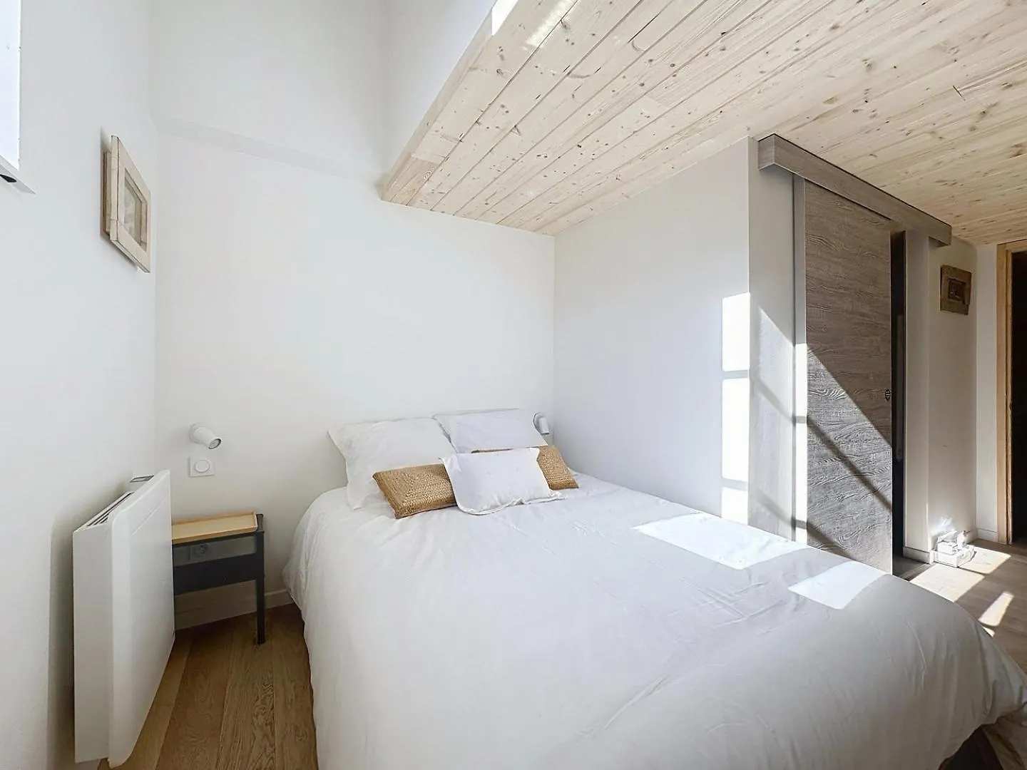 Guest house Fleurie - Anse Centre - Chambre Et Salle De Bain Wc Privee - Cuisine Partagee