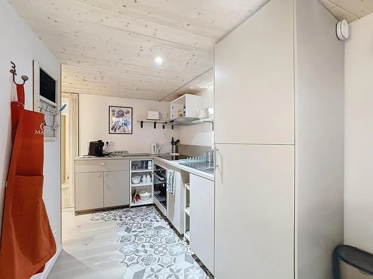 Fleurie - Anse Centre - Chambre Et Salle De Bain Wc Privee - Cuisine Partagee Guest house